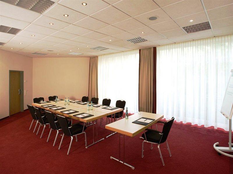Nh Berlin Potsdam Conference Center Hotel Kleinmachnow Exterior foto