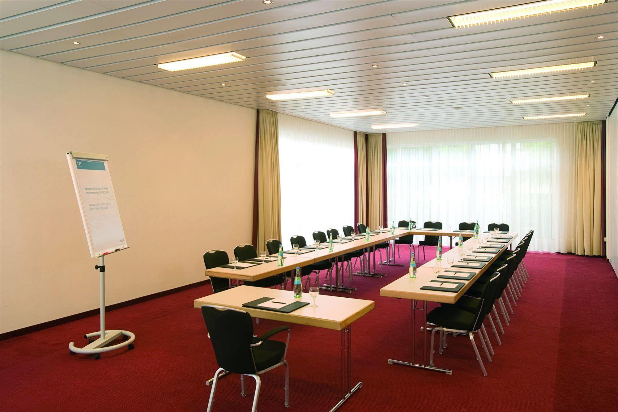 Nh Berlin Potsdam Conference Center Hotel Kleinmachnow Exterior foto